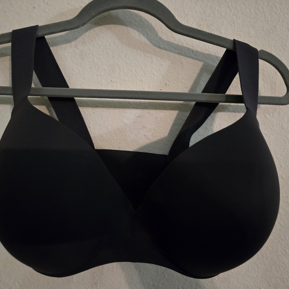 Victoria's Secret Black Bra 36DDD